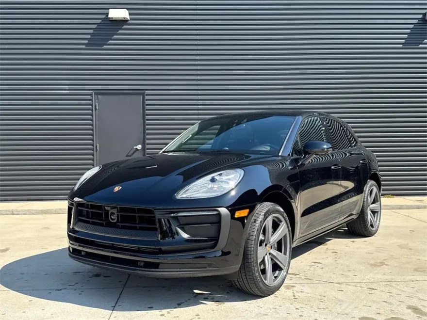 2025 Porsche Macan Base photo 1