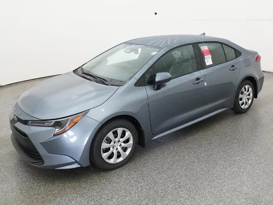 2026 Toyota Corolla LE photo 1