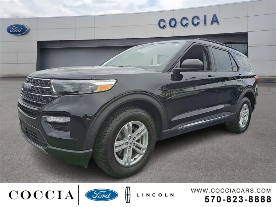2022 Ford Explorer XLT photo 1
