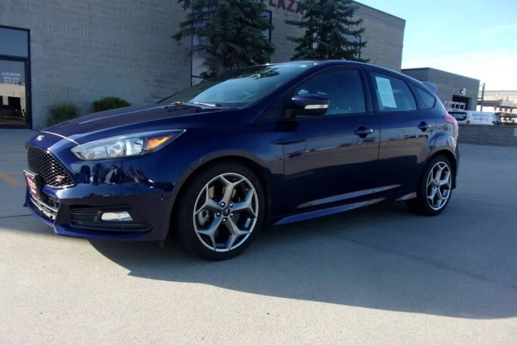 2016 Ford Focus ST photo 1