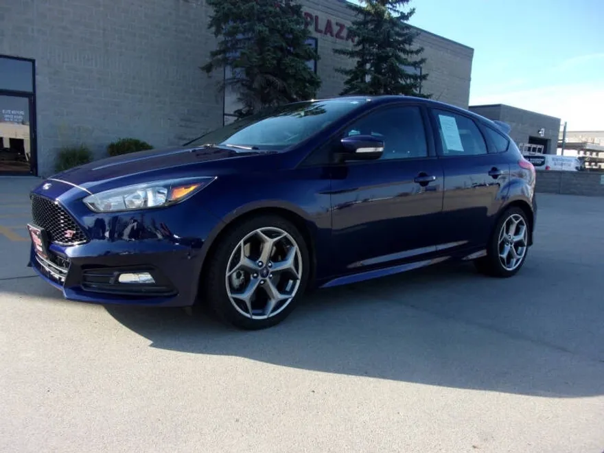 2016 Ford Focus ST photo 1
