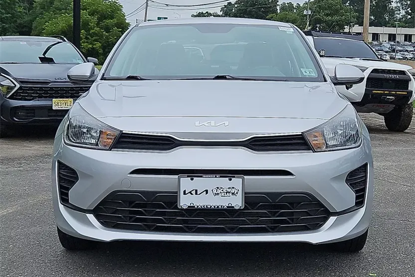 2022 Kia Rio LX photo 1