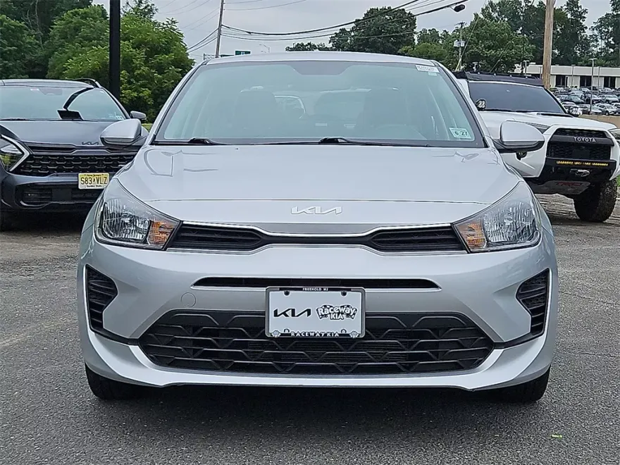 2022 Kia Rio LX photo 1