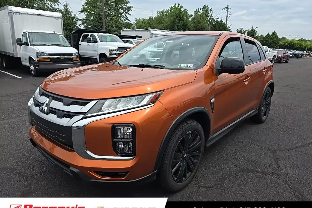 2021 Mitsubishi Outlander Sport LE photo 1