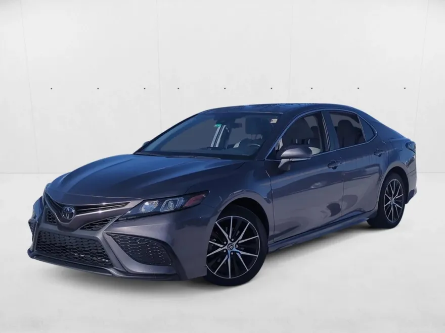 2023 Toyota Camry SE photo 1