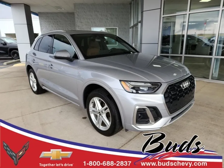 2021 Audi Q5 Premium photo 1