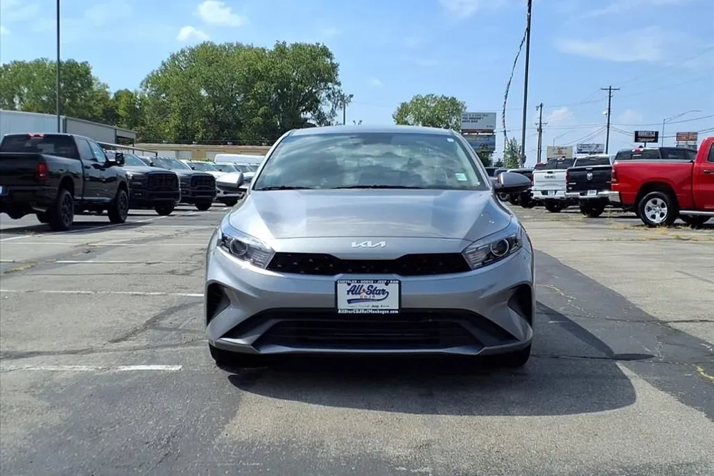 2024 Kia Forte LXS photo 1