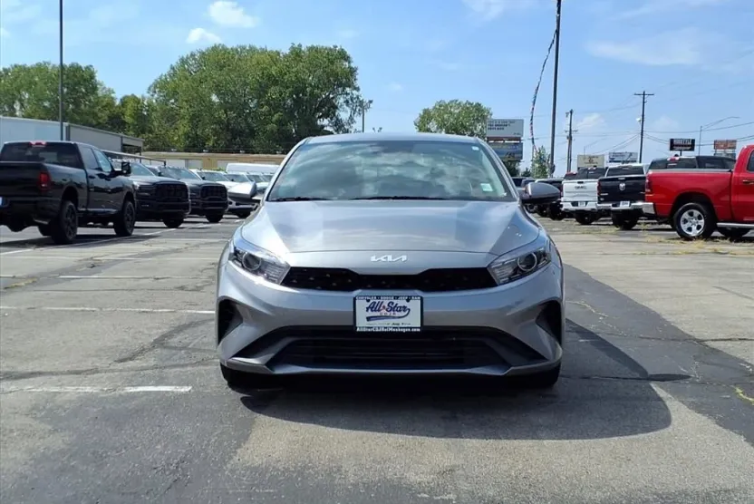2024 Kia Forte LXS photo 1