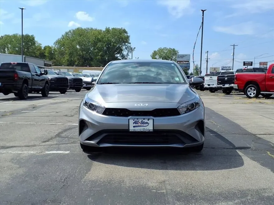 2024 Kia Forte LXS photo 1