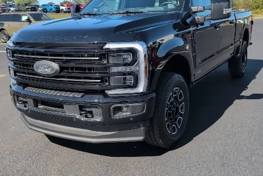 2026 Ford F-350 Platinum photo 1