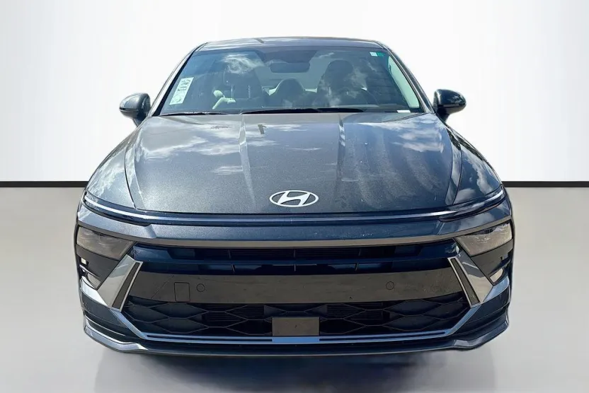 2025 Hyundai Sonata SE photo 1