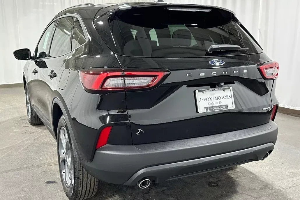 2025 Ford Escape ST-Line photo 1