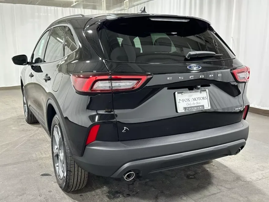 2025 Ford Escape ST-Line photo 1