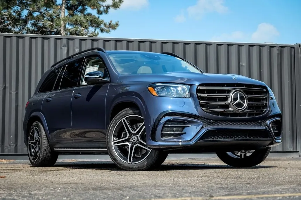 2025 Mercedes Benz GLS 450 4MATIC photo 1