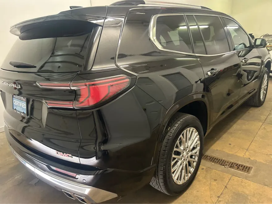 2024 Gmc Acadia Denali photo 1