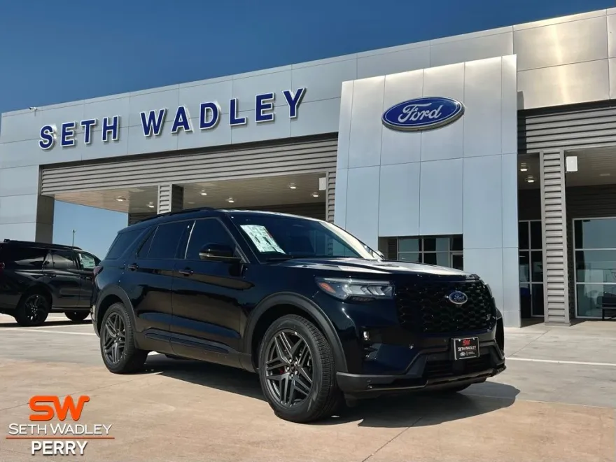 2025 Ford Explorer ST photo 1