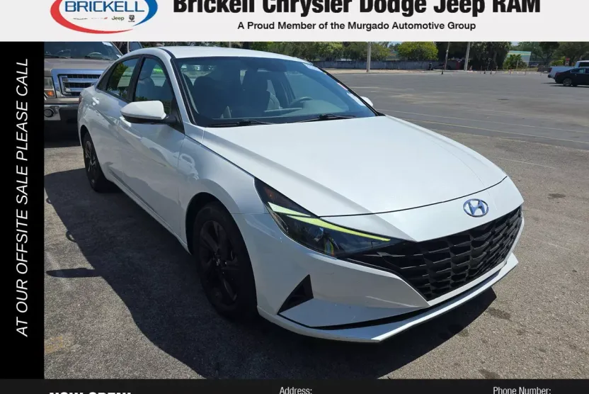2022 Hyundai Elantra SEL photo 1