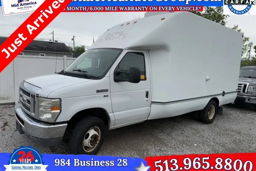 2011 Ford E-350 photo 1