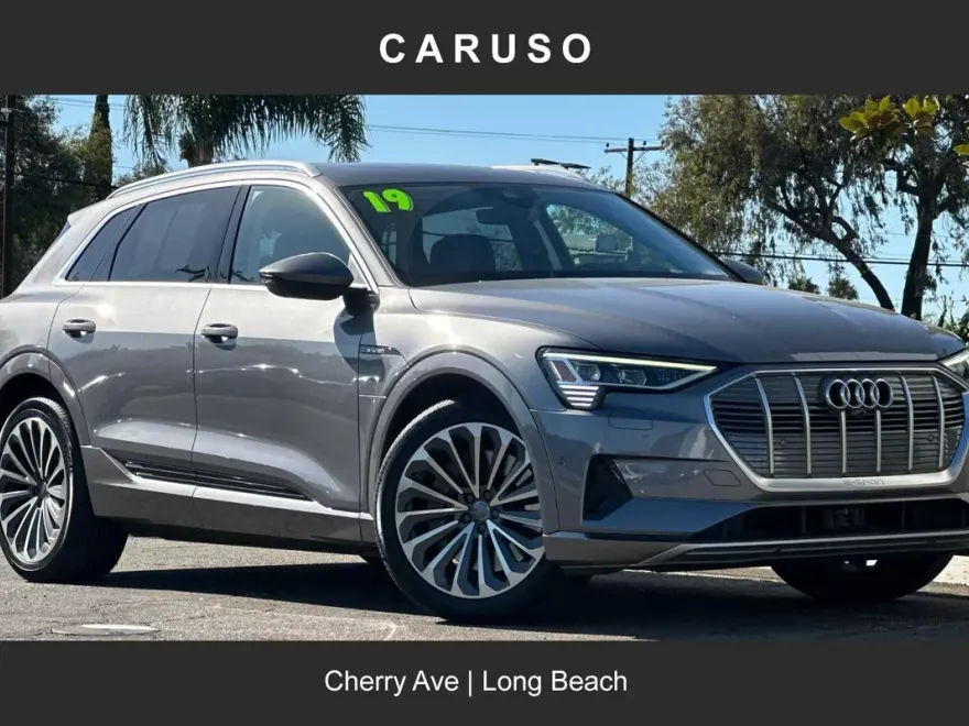 2019 Audi e-tron Prestige photo 1