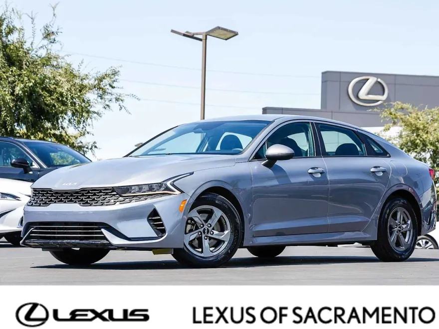 2023 Kia K5 LXS photo 1