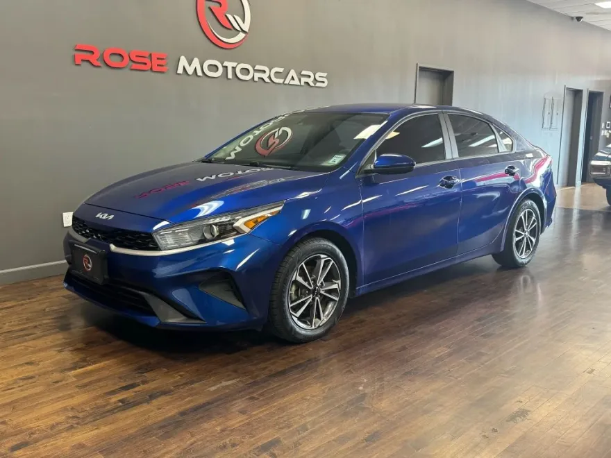 2022 Kia Forte LXS photo 1