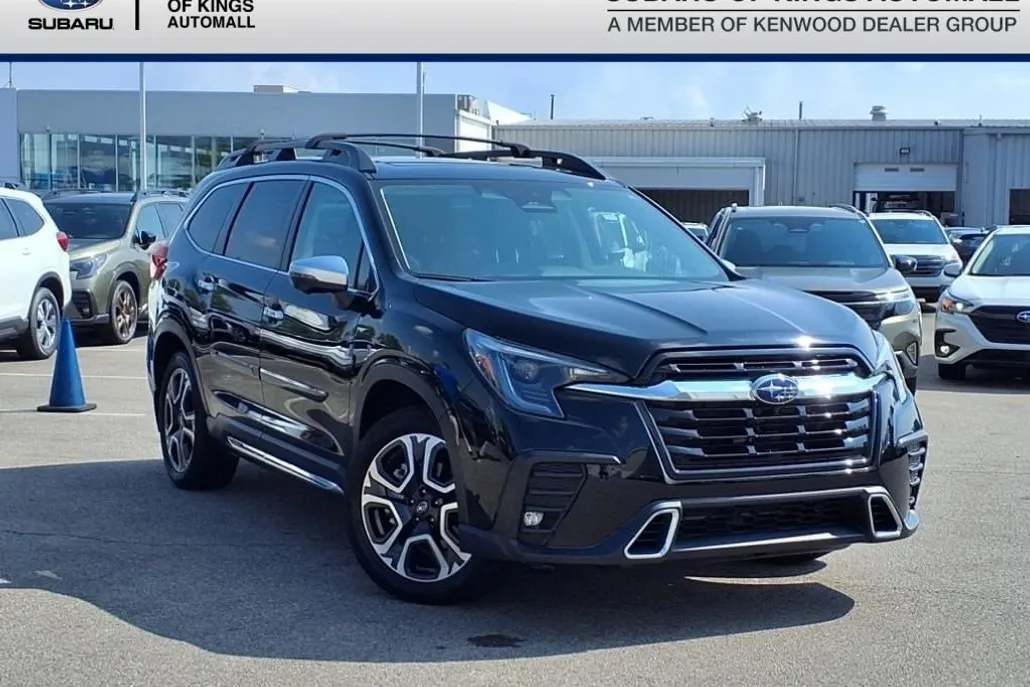 2023 Subaru Ascent Touring photo 1