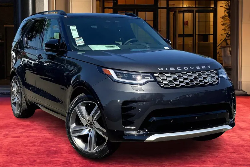 2025 Land Rover Discovery Metropolitan Edition photo 1