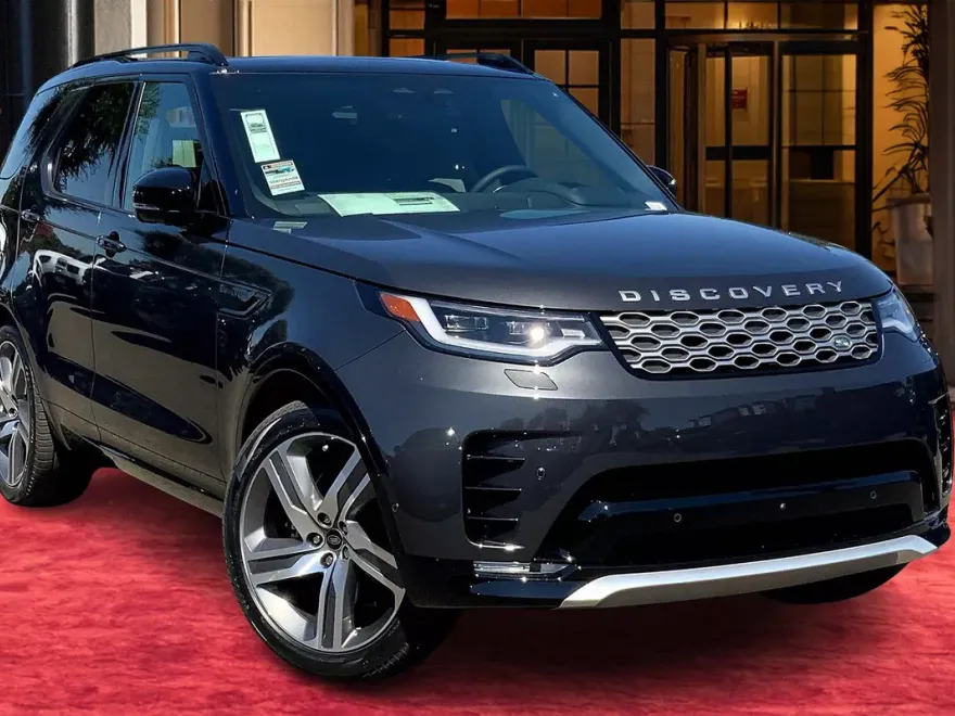 2025 Land Rover Discovery Metropolitan Edition photo 1