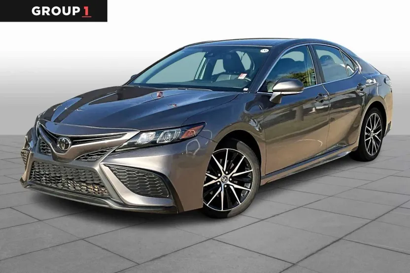 2024 Toyota Camry SE photo 1