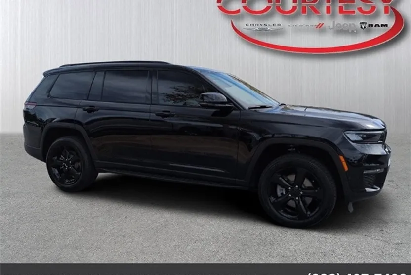 2023 Jeep Grand Cherokee Limited photo 1