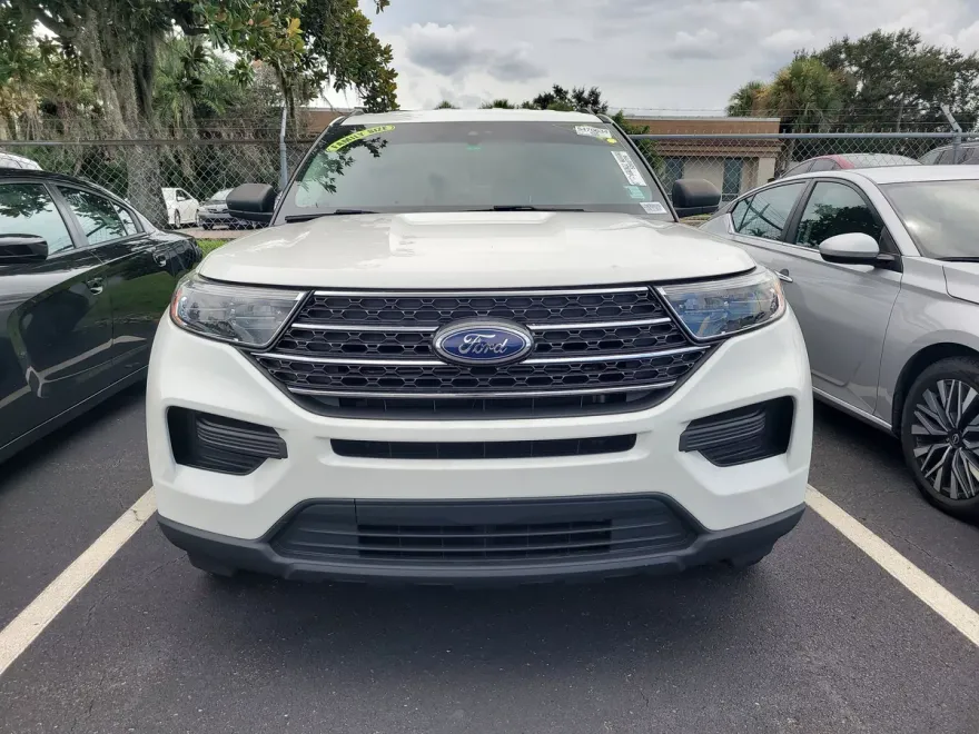 2022 Ford Explorer XLT photo 1