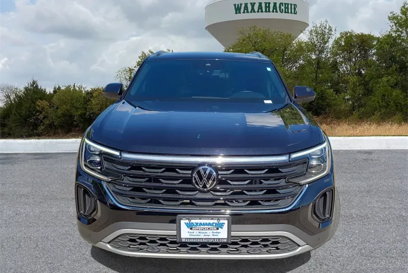 2024 Volkswagen Atlas Cross Sport SE Technology photo 1