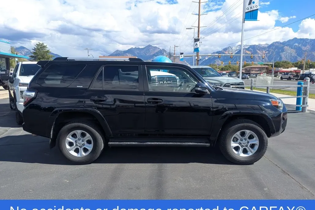 2023 Toyota 4Runner SR5 Premium photo 1