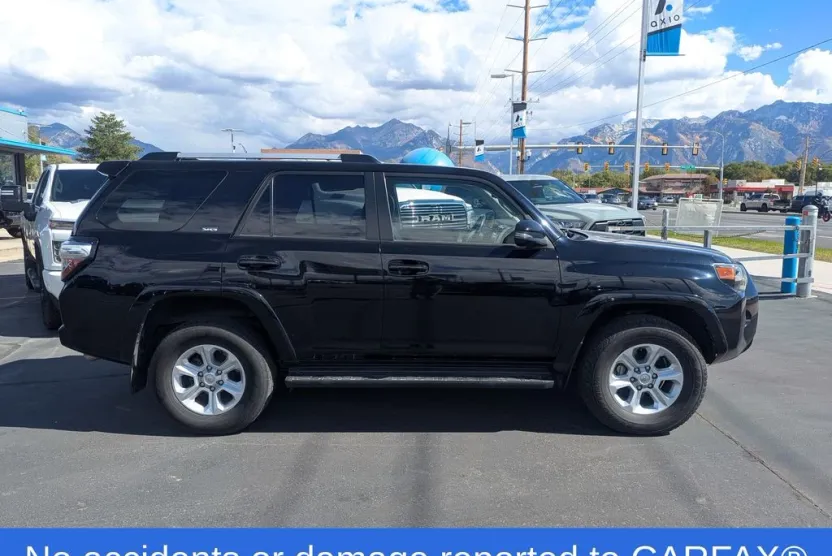 2023 Toyota 4Runner SR5 Premium photo 1