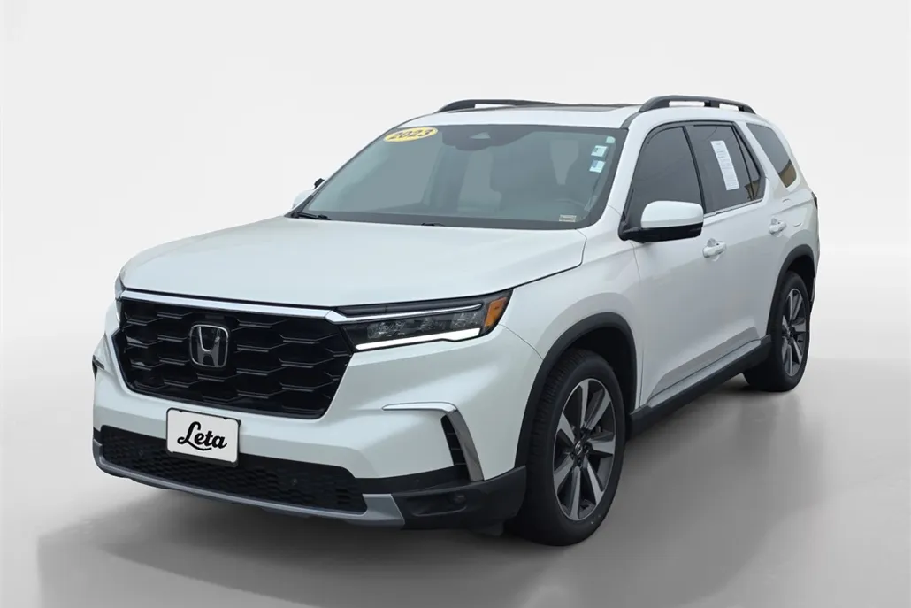 2023 Honda Pilot Touring photo 1