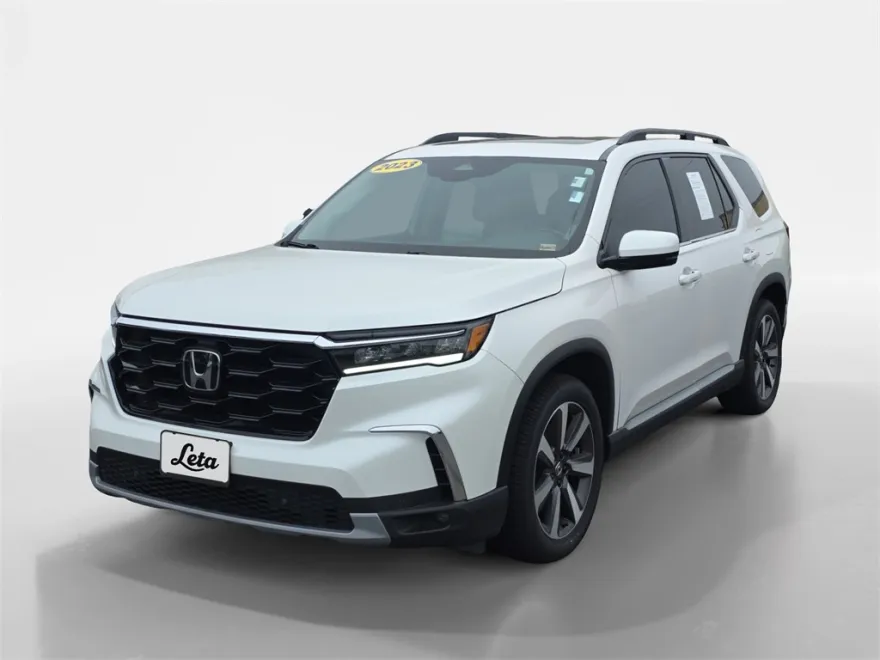 2023 Honda Pilot Touring photo 1