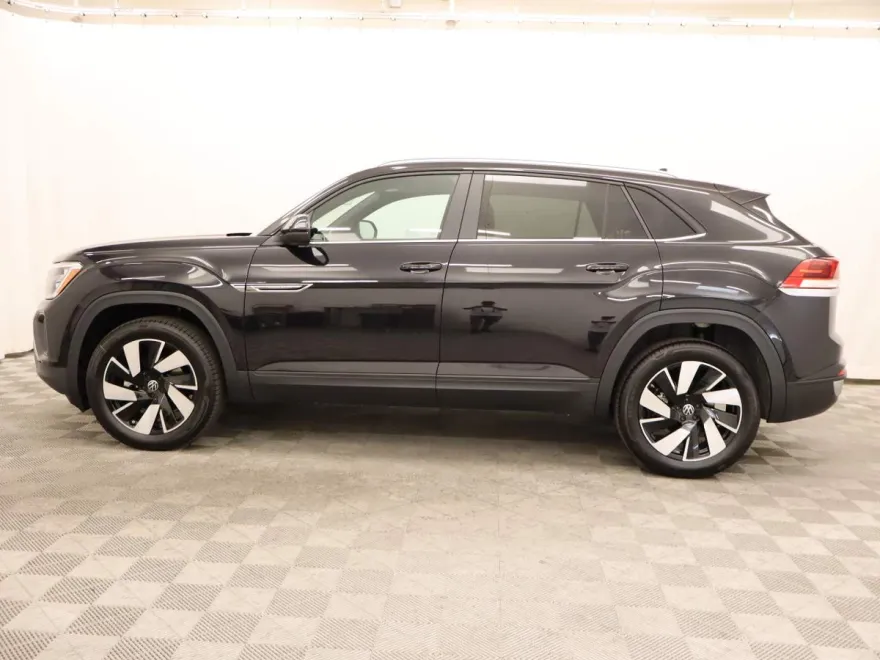 2026 Volkswagen Atlas Cross Sport SE Technology photo 1