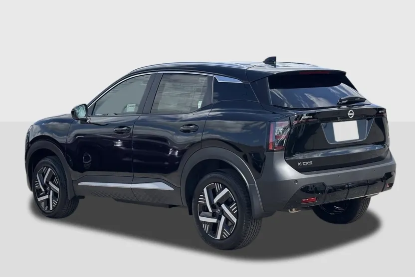 2026 Nissan Kicks SV photo 1