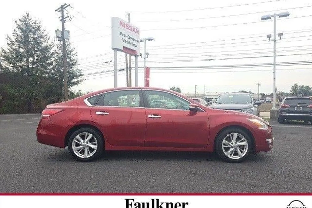 2013 Nissan Altima 2.5 SV photo 1