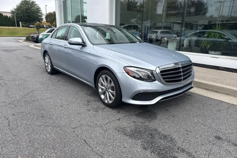 2018 Mercedes Benz E 300 photo 1