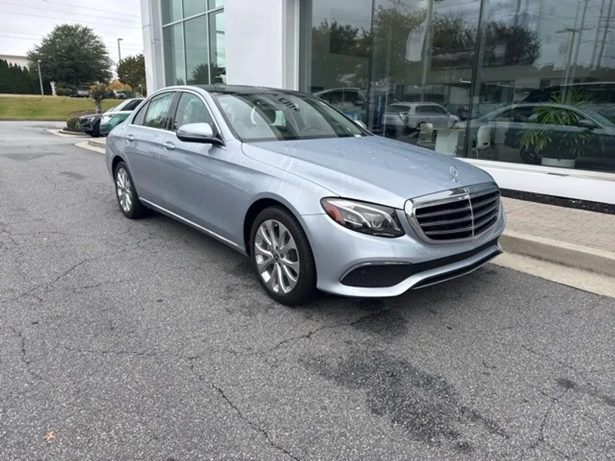 2018 Mercedes Benz E 300 photo 1