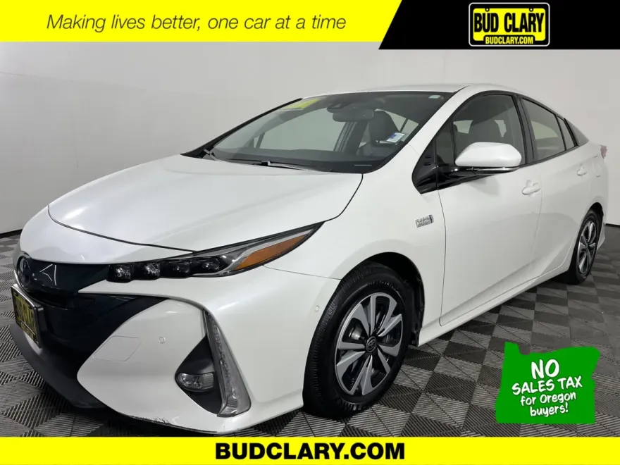 2017 Toyota Prius Prime Plus photo 1