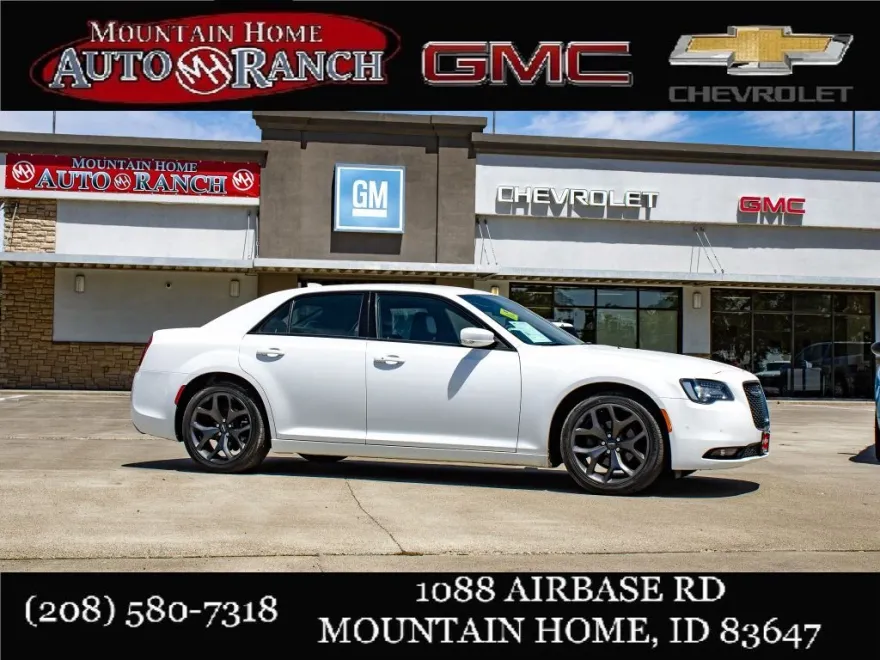 2021 Chrysler 300 LX photo 1