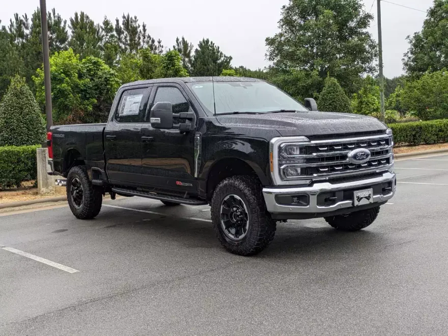 2025 Ford F-350 Lariat photo 1