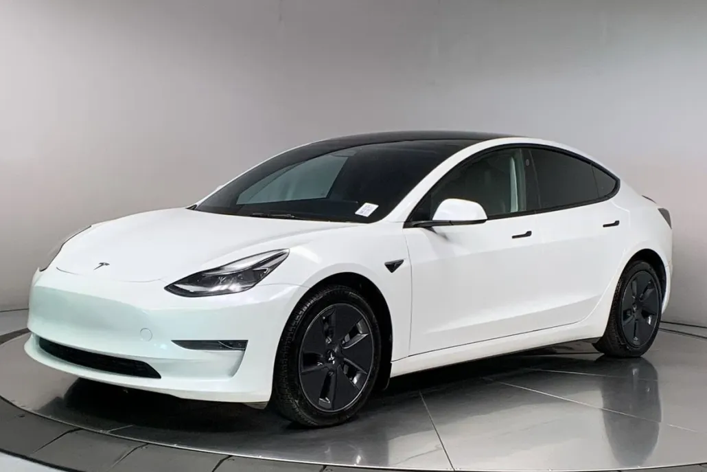 2023 Tesla Model 3 photo 1