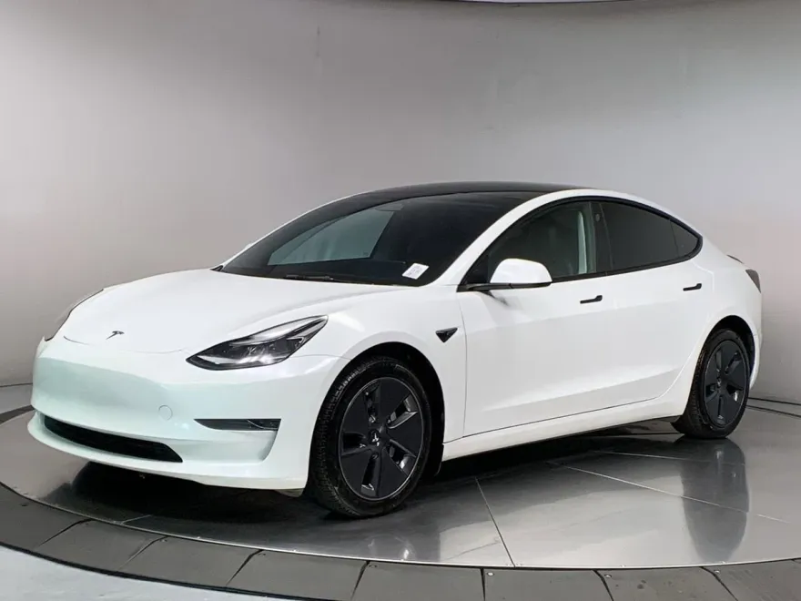 2023 Tesla Model 3 photo 1