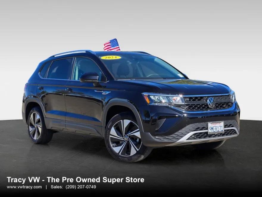 2024 Volkswagen Taos SE photo 1