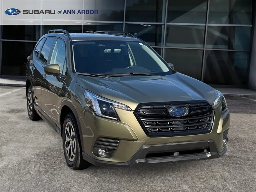 2024 Subaru Forester Premium photo 1