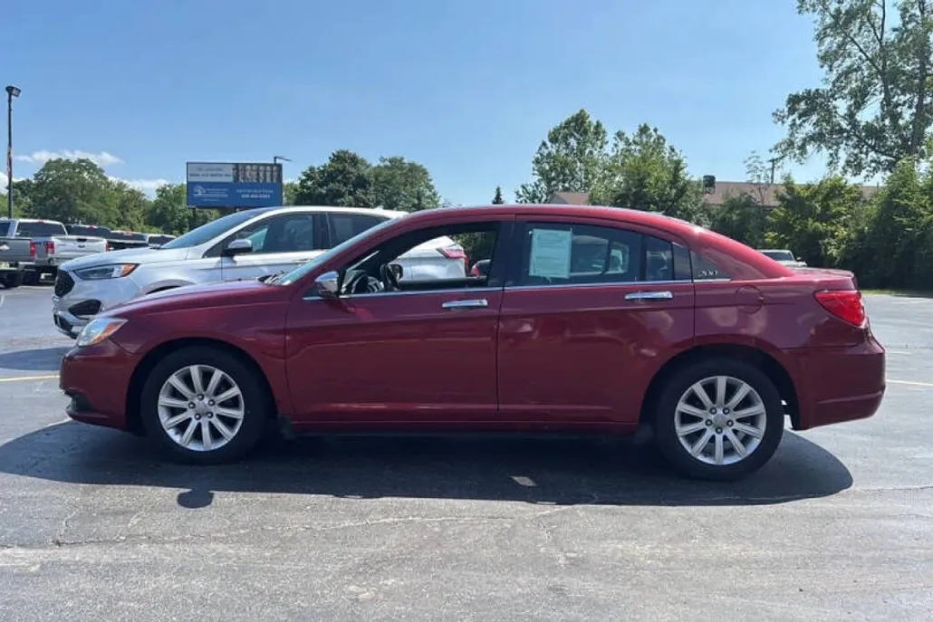 2014 Chrysler 200 Limited photo 1