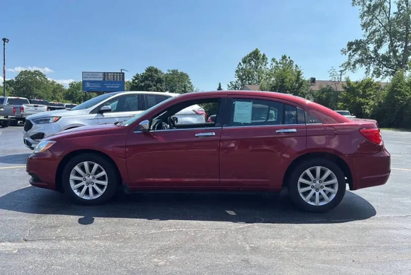 2014 Chrysler 200 Limited photo 1